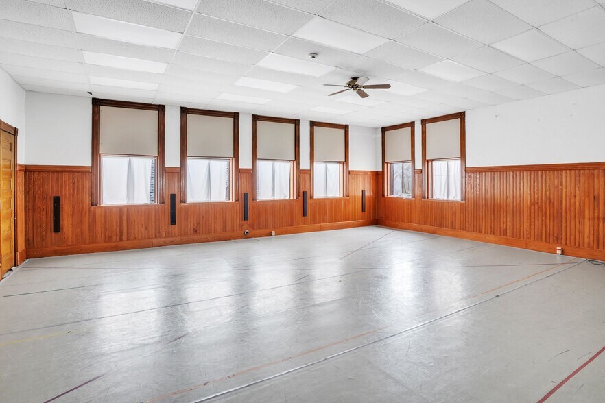 More Photos Of 34 N Main St, Orange Schools For Sale