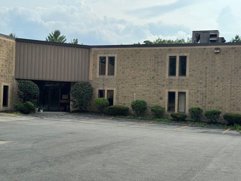 More Photos Of 168 Ayer Rd, Littleton Warehouse For Lease