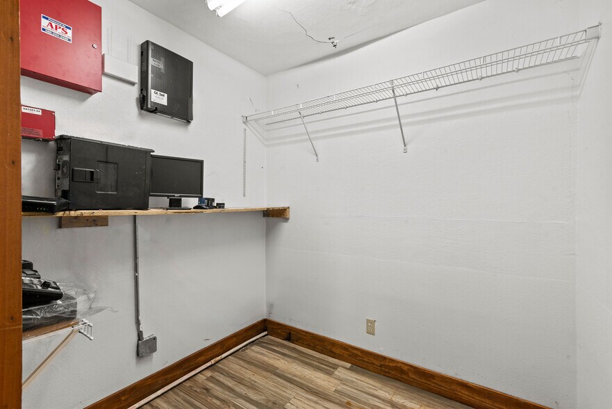 More Photos Of 123 Live Oak Ave, Daytona Beach Office Residential For Sale