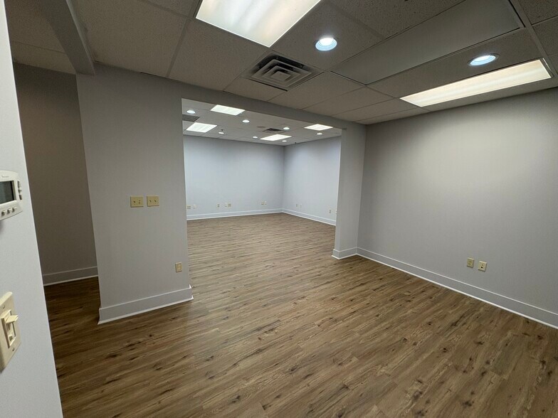 More Photos Of 913 Ridgebrook Rd, Sparks Medical For Sale