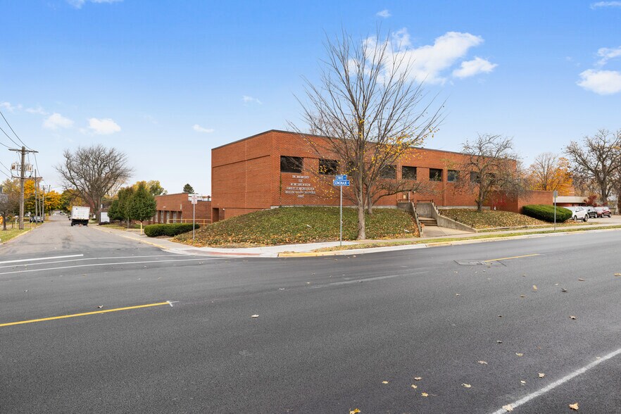 More Photos Of 225 Edward St, Sycamore Hospital For Sale