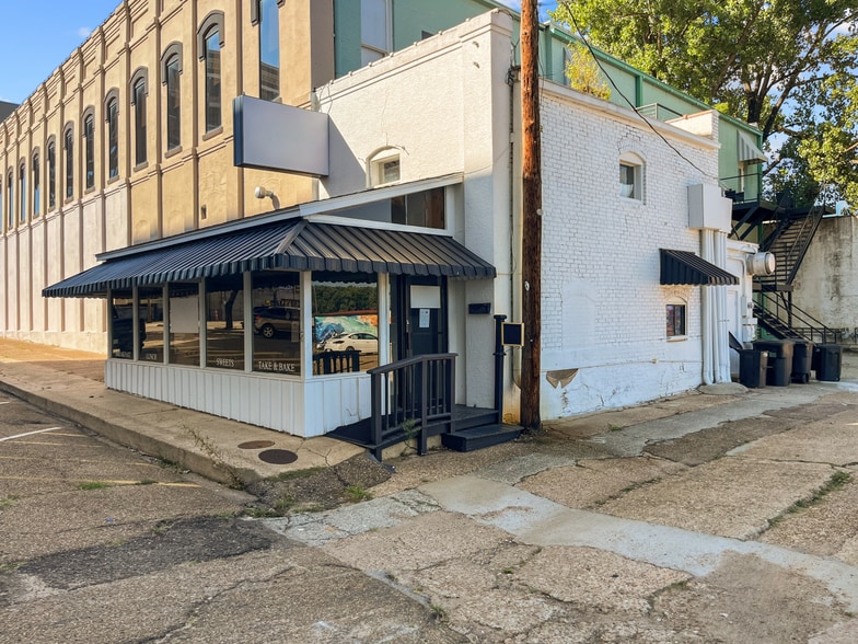 Primary Photo Of 112 Pine St, Texarkana Restaurant For Sale