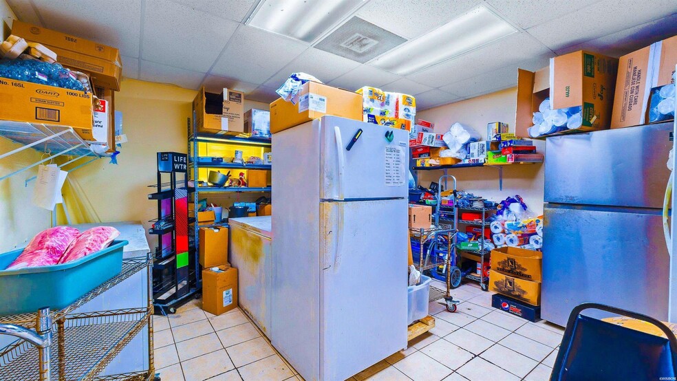 More Photos Of 5370 Highway 67 W, Fulton Convenience Store For Sale