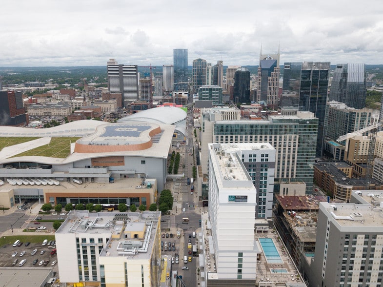 More Photos Of 516 5th Ave S, Nashville Freestanding For Sale