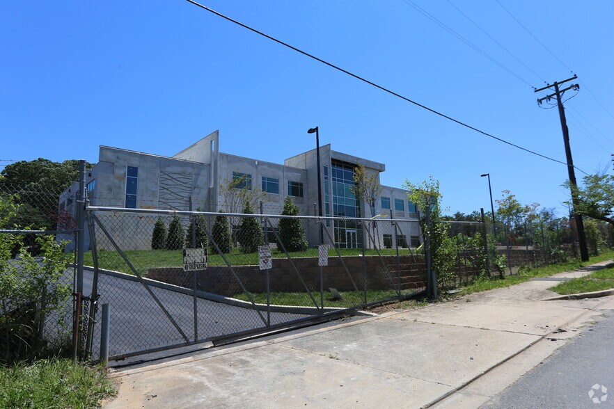 More Photos Of 7521 Jefferson Ave, Hyattsville Flex For Lease