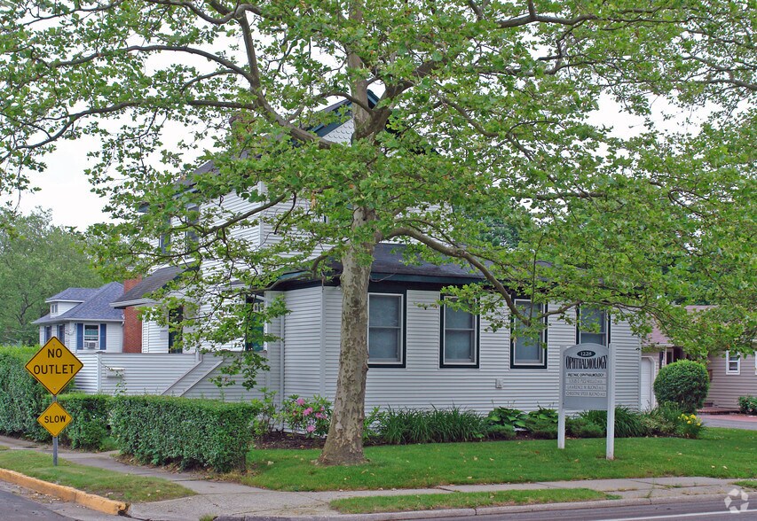 Primary Photo Of 1228 Roanoke Ave, Riverhead Medical For Sale