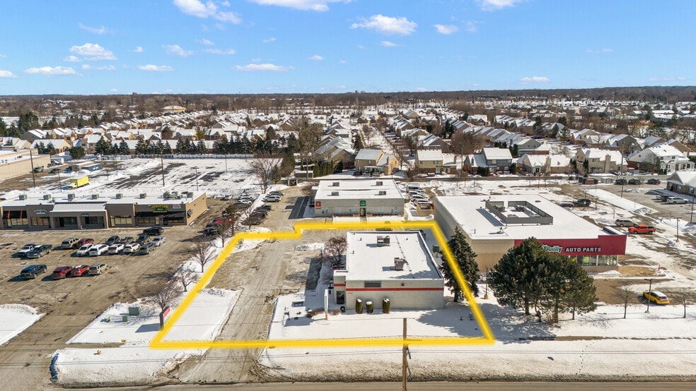 More Photos Of 40696 Garfield Rd, Clinton Township Veterinarian Kennel For Sale
