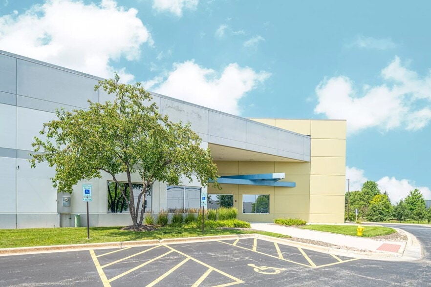 More Photos Of 3540-3630 Amhurst Pky, Waukegan Unknown For Lease