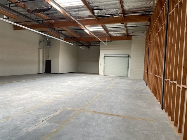 More Photos Of 937 S Alameda St, Los Angeles Warehouse For Lease