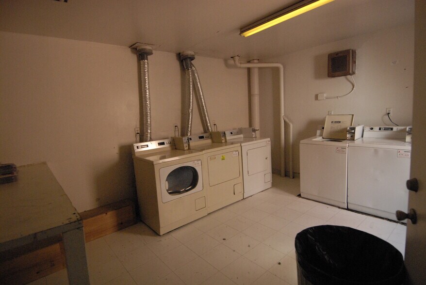 More Photos Of 1100 Arthur St, Iowa City Apartments For Sale