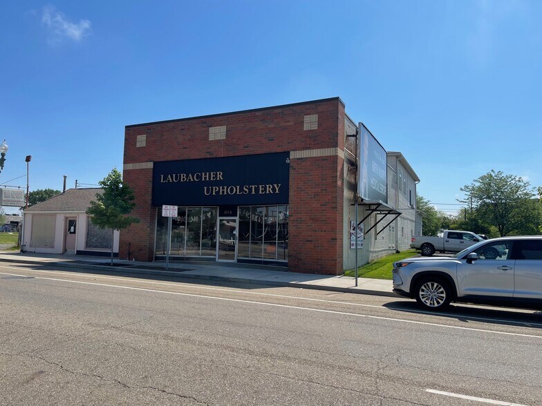 More Photos Of 814 Cleveland Ave NW, Canton Freestanding For Lease