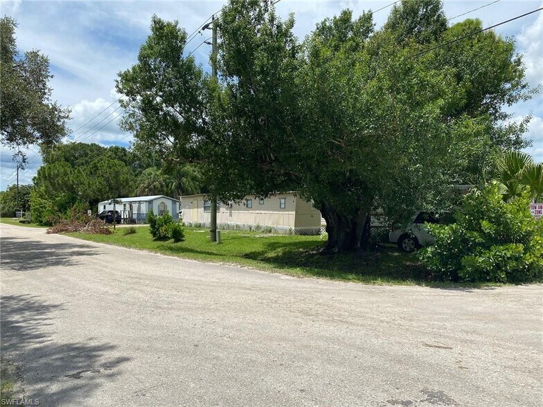 More Photos Of 1475 N Bridge St, LaBelle Manufactured Housing Mobile Home Park For Sale