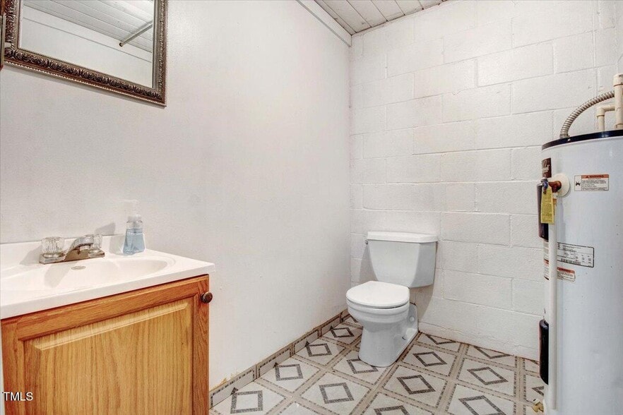 More Photos Of 103 Main St, Micro Specialty For Sale