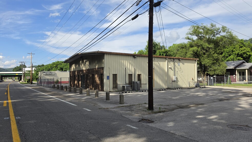 More Photos Of 6810 Maccorkle Ave, Charleston Office For Sale
