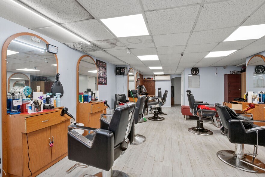 More Photos Of 144 Lawrence St, Brooklyn Apartments For Lease