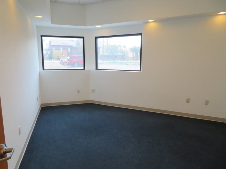 More Photos Of 311 S Nevada Ave, Colorado Springs General Retail For Sale