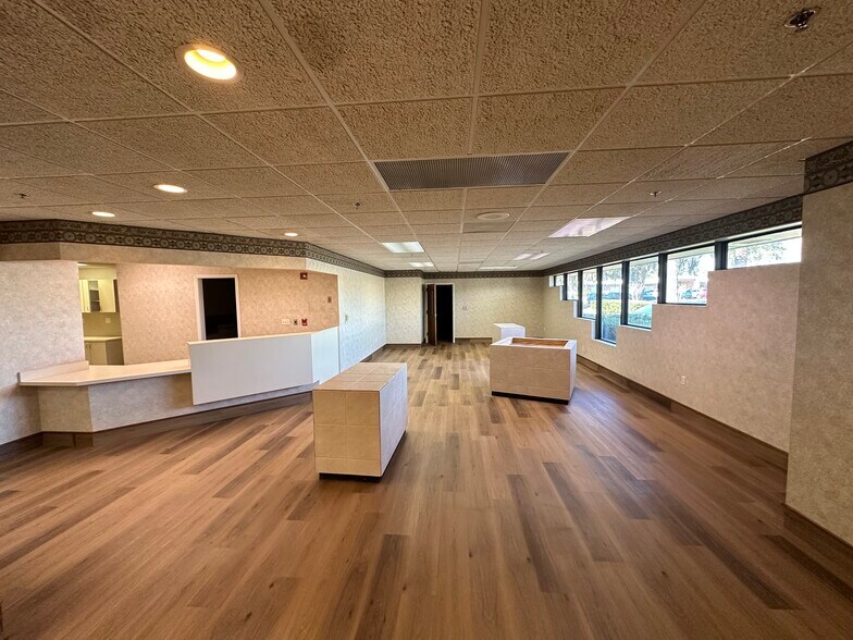 More Photos Of 640 S Lake St, Leesburg Medical For Lease