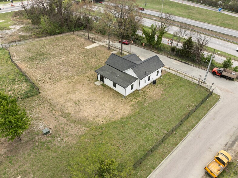 More Photos Of 1105 Gillette Ave, Durham Storefront Retail Office For Lease