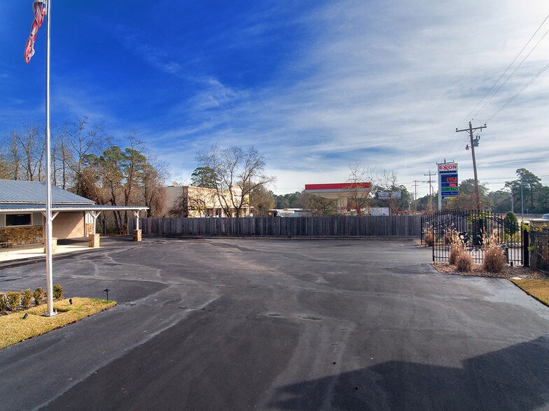 More Photos Of 12412 FM 2854 Rd, Conroe Showroom For Sale