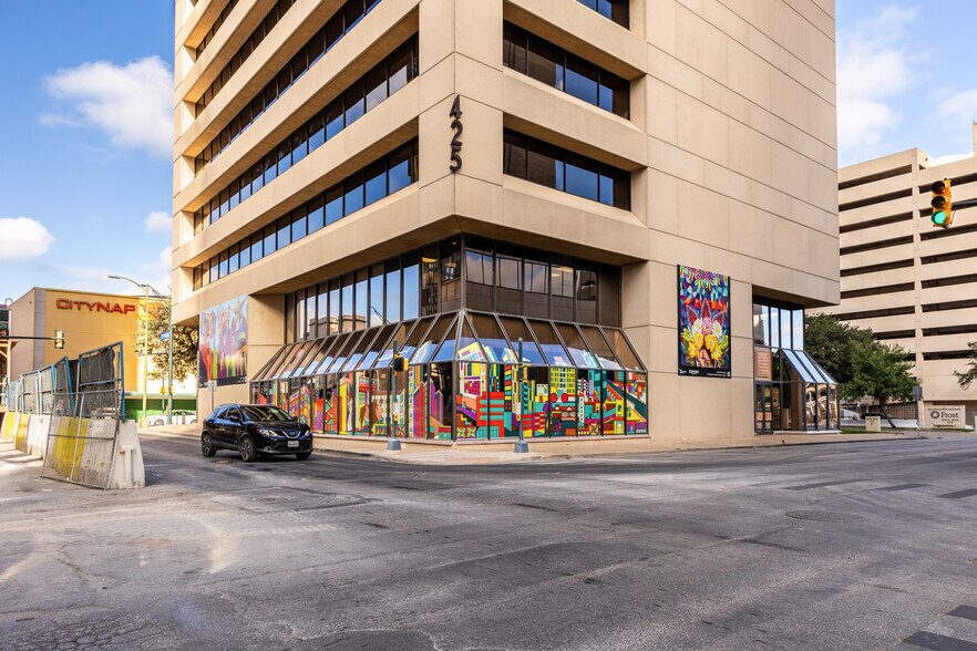 More Photos Of 425 Soledad St, San Antonio Loft Creative Space For Lease