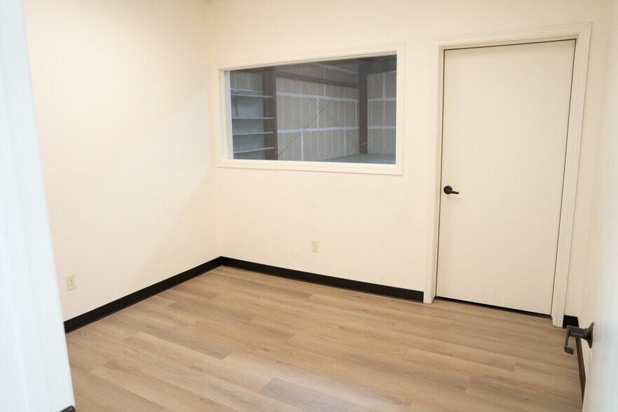 More Photos Of 1568 N Woodrow Ave, Fresno Warehouse For Lease