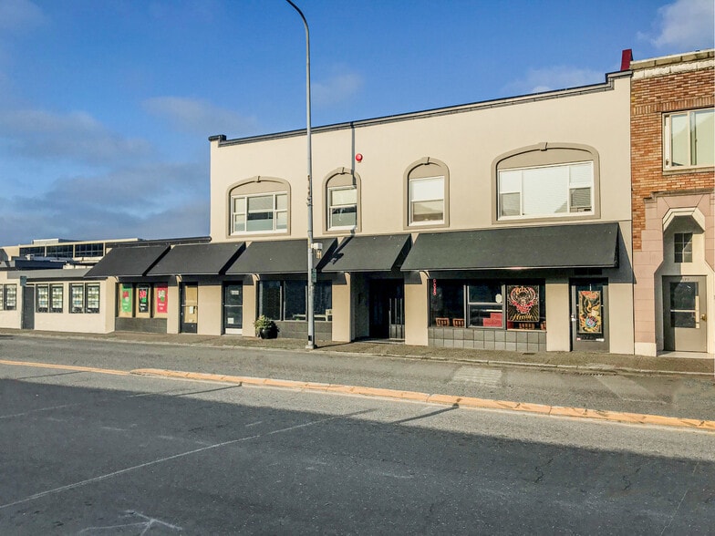More Photos Of 111-117 Lake St S, Kirkland Storefront Retail Residential For Lease