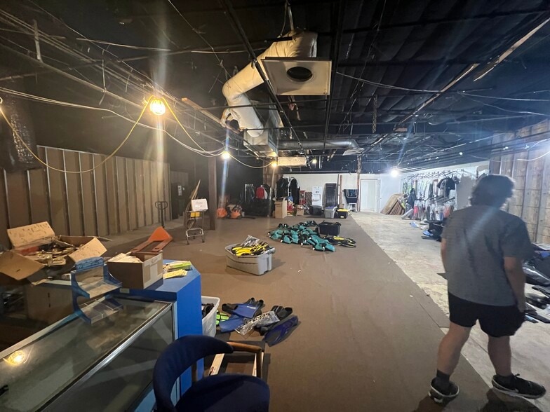 More Photos Of 8516 E 41st St S, Tulsa Freestanding For Sale