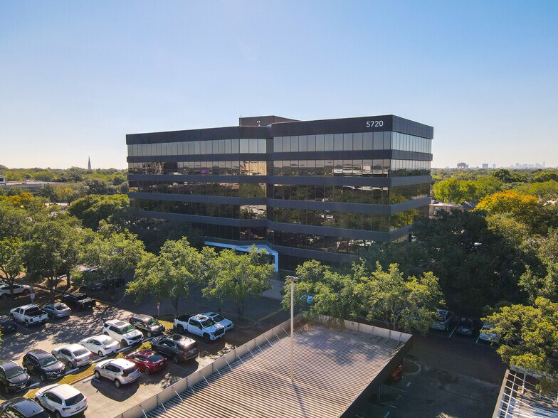 More Photos Of 5720 Lyndon B Johnson Fwy, Dallas Office For Lease