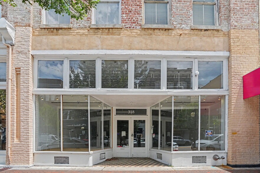More Photos Of 318 W Broughton St, Savannah Storefront Retail Residential For Lease