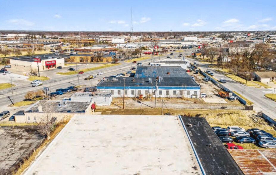 More Photos Of 28460 Groesbeck Hwy, Roseville Warehouse For Sale