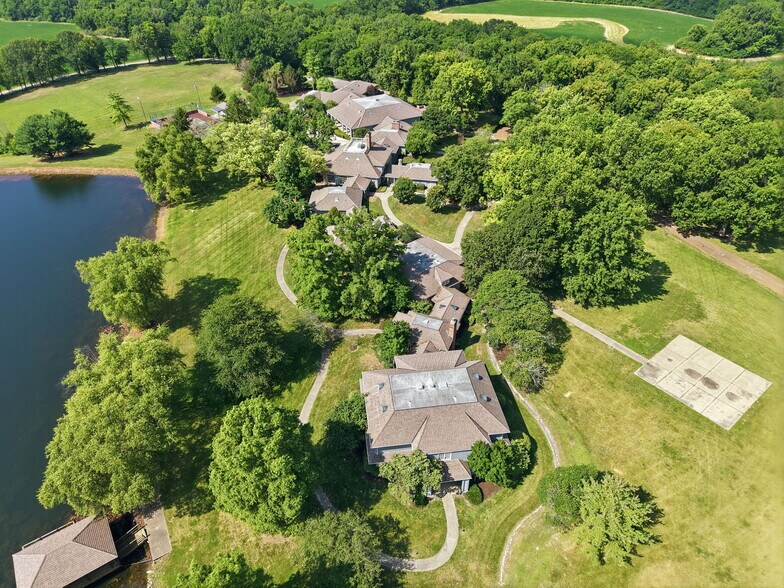 More Photos Of 1461 Highway EE, Winfield Specialty For Sale