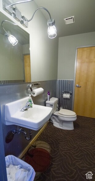 More Photos Of 1550 W Gordon Ave, Layton Service For Lease