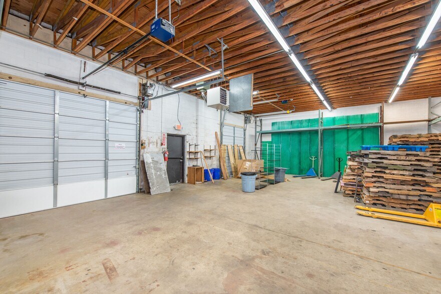 More Photos Of 1150 Newton St, North Brunswick Warehouse For Lease