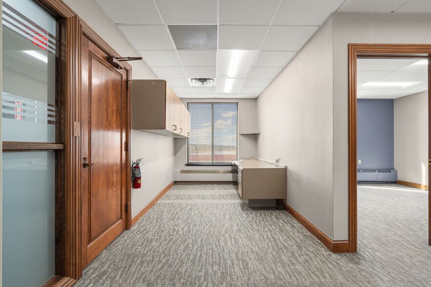More Photos Of 56 S Washington St, Valparaiso Office For Lease