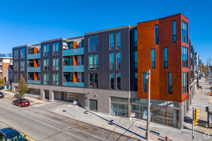 More Photos Of 2310 N Oakland Ave, Milwaukee Apartments For Lease