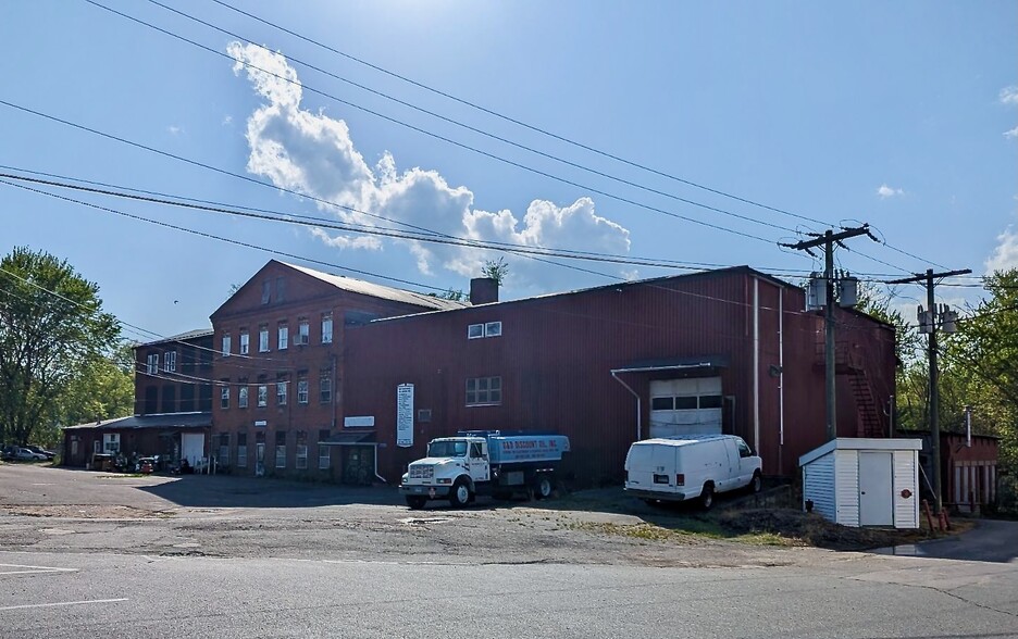 Primary Photo Of 122 Naubuc Ave, Glastonbury Warehouse For Sale