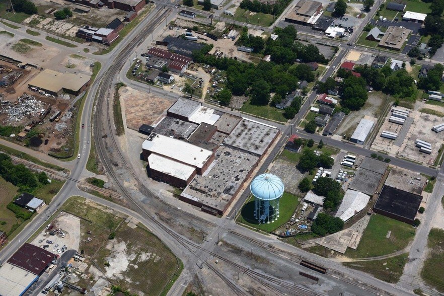 More Photos Of 105 E Holly St, Goldsboro Warehouse For Sale