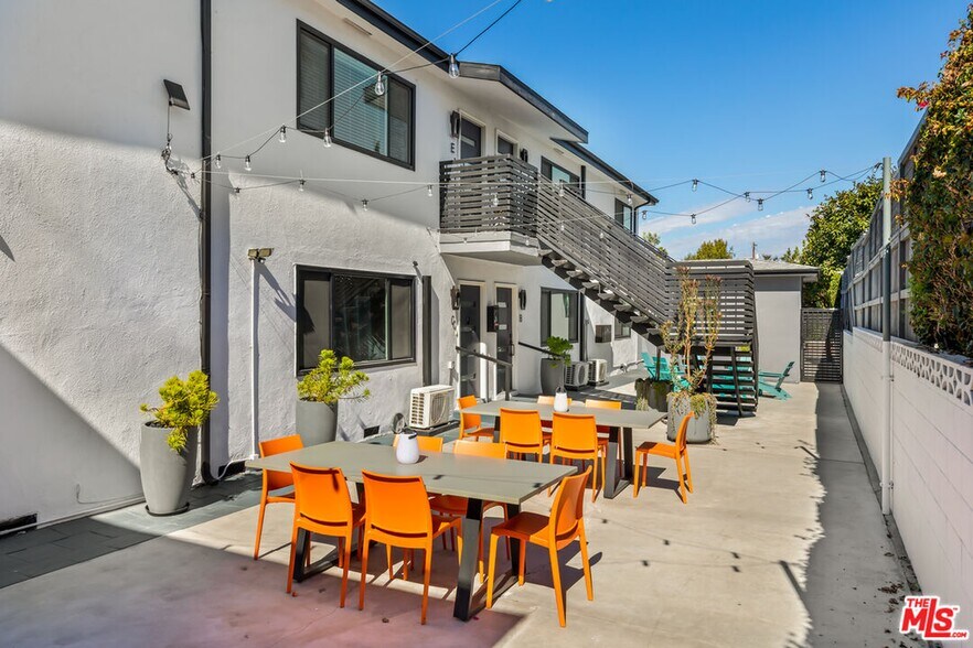 More Photos Of 1838 20th St, Santa Monica Apartments For Sale
