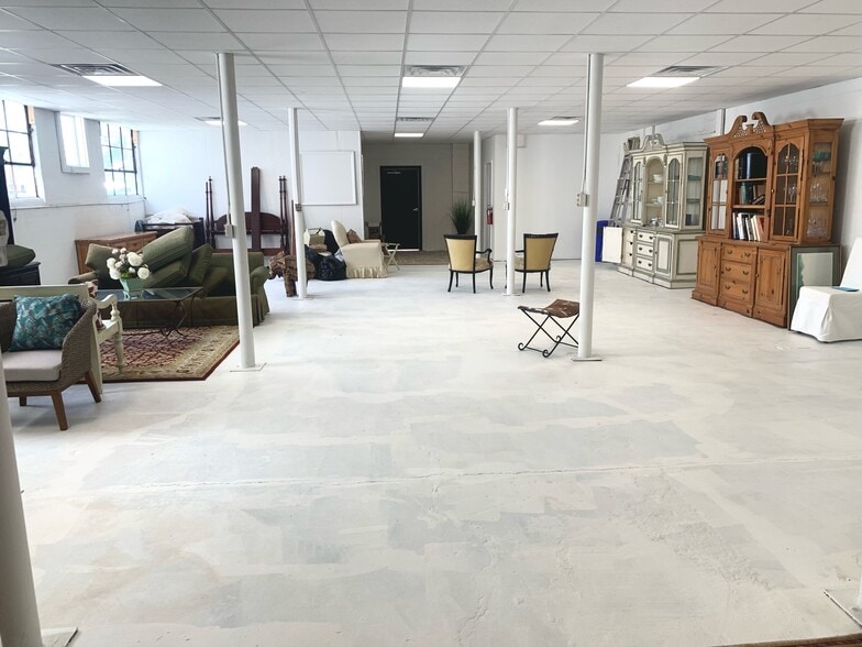 More Photos Of 4401-4417 Cambridge Rd, Jacksonville Warehouse For Lease