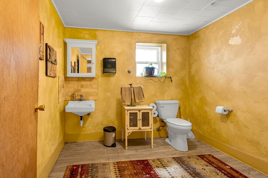 More Photos Of 510 Main St, Canon City Storefront For Sale