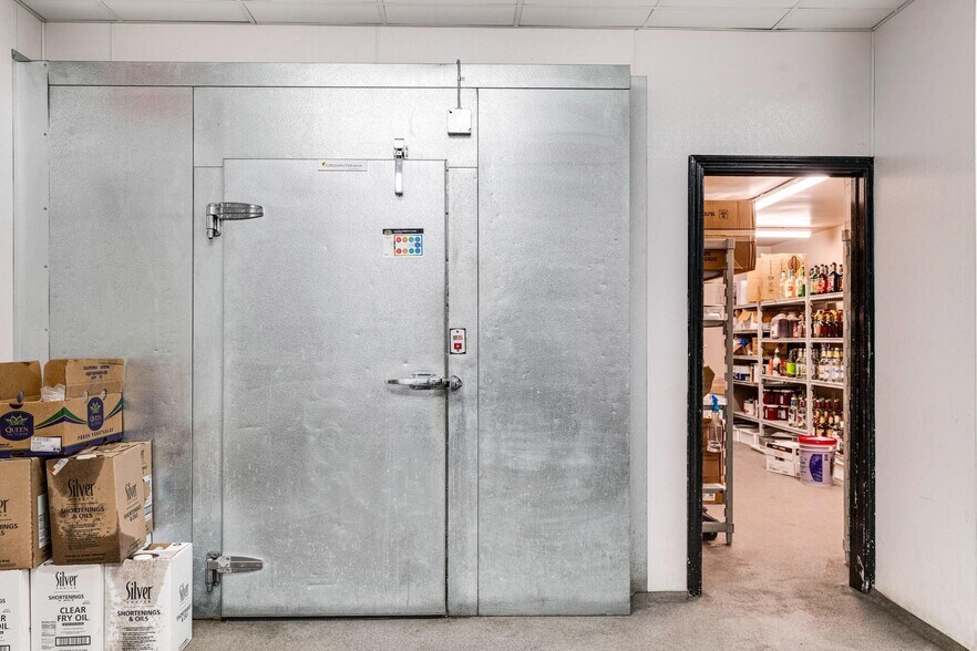 More Photos Of 3610 N Main St, Paris Restaurant For Sale