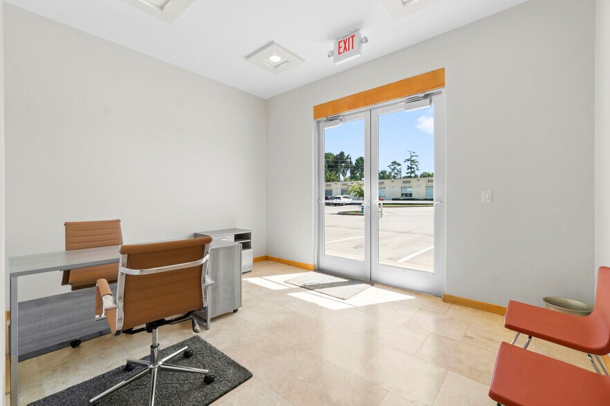 More Photos Of 25329 Budde Rd, The Woodlands Unknown For Lease