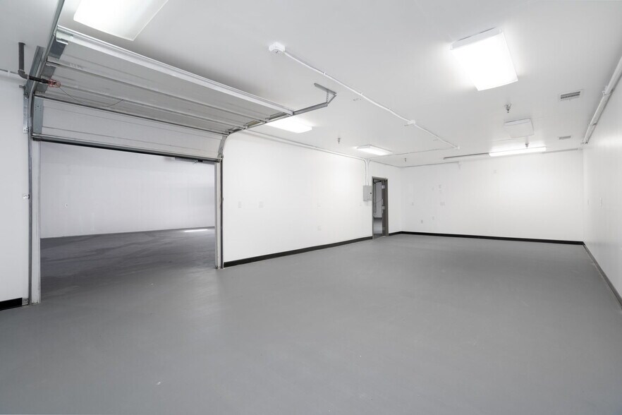 More Photos Of 320 Kentucky St, Bakersfield Manufacturing For Sale