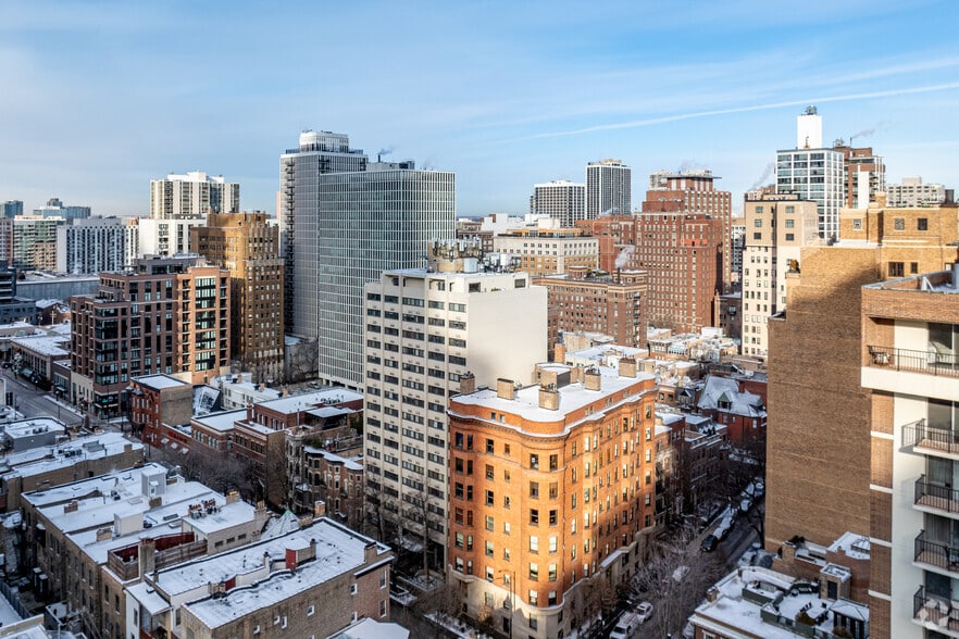 More Photos Of 30 E Division St, Chicago Apartments For Lease