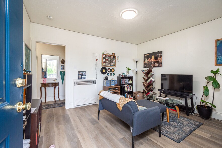 More Photos Of 2226-2230 Sutterville Rd, Sacramento Apartments For Sale