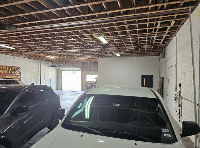 More Photos Of 611 Newman St, El Paso Warehouse For Lease