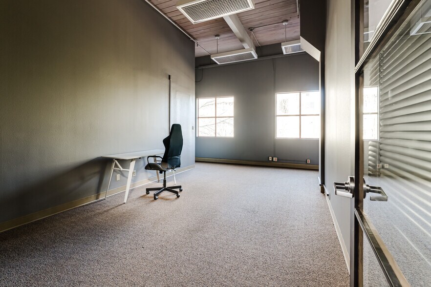 More Photos Of 30 E Broadway, Eugene Office For Sale