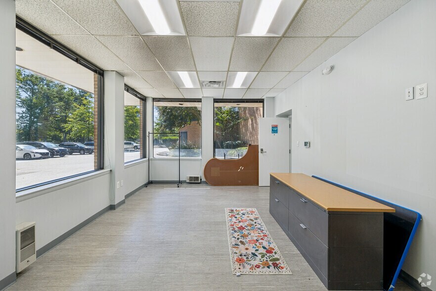 More Photos Of 6911 Laurel Bowie Rd, Bowie Office For Sale