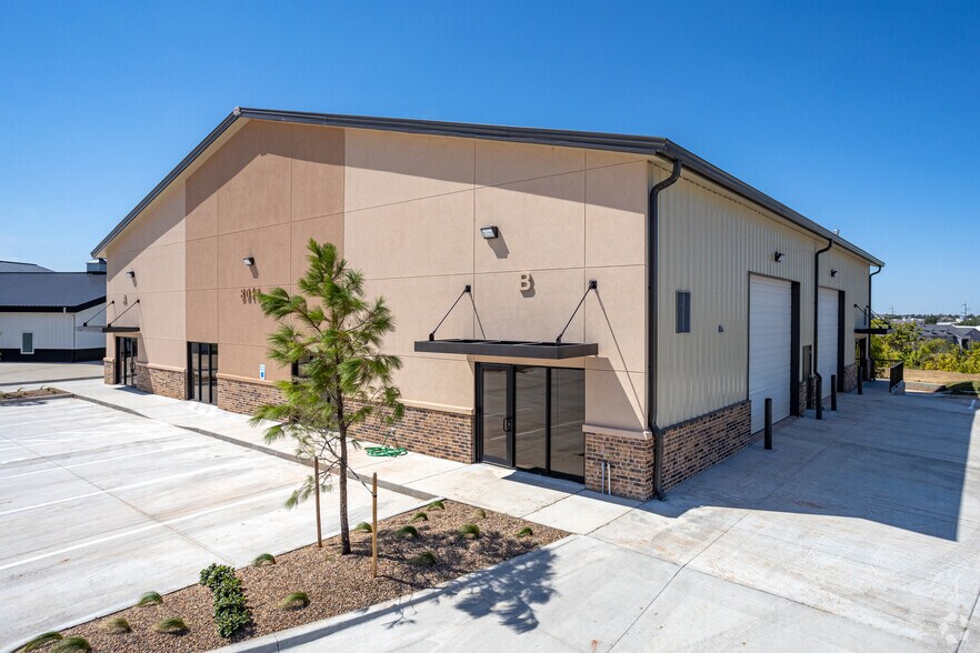 More Photos Of 8013 Northside Dr, Oklahoma City Industrial For Sale