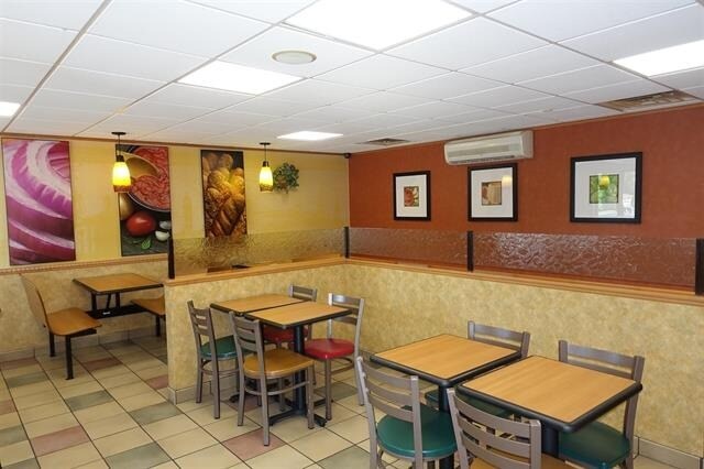 More Photos Of 945 Depot St, Manawa Fast Food For Sale